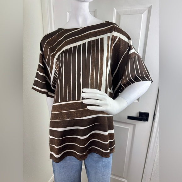 Chicos Size 2 Brown Siped Blouse Short Sleeve Blend Polyester. A50 - Picture 6 of 13